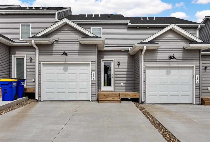 624 Catherine Dr, Tiffin, 52340, 3 Bedrooms Bedrooms, ,4 BathroomsBathrooms,Single Family/acreage,For Sale,624 Catherine Dr,202501252