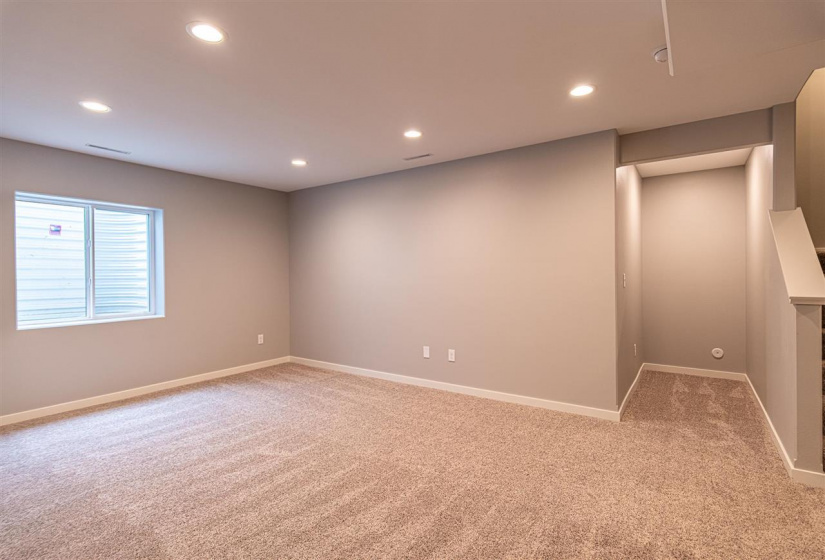 641 Catherine Dr, Tiffin, 52340, 4 Bedrooms Bedrooms, ,4 BathroomsBathrooms,Single Family/acreage,For Sale,641 Catherine Dr,202501256