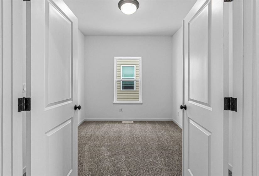 945 Eisenhower Blvd, North Liberty, 52317, 2 Bedrooms Bedrooms, ,2 BathroomsBathrooms,Single Family/acreage,For Sale,945 Eisenhower Blvd,202501287