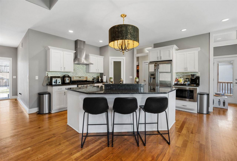 2990 High Bluff Dr, Coralville, 52241, 5 Bedrooms Bedrooms, ,3 BathroomsBathrooms,Single Family/acreage,For Sale,2990 High Bluff Dr,202502376