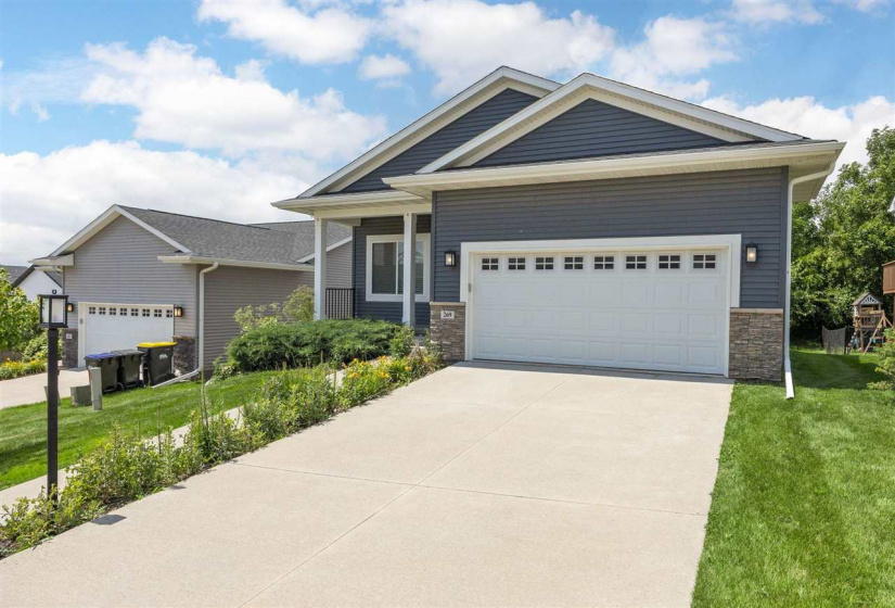 269 Danielle St, Iowa City, 52245, 4 Bedrooms Bedrooms, ,3 BathroomsBathrooms,Single Family/acreage,For Sale,269 Danielle St,202504215