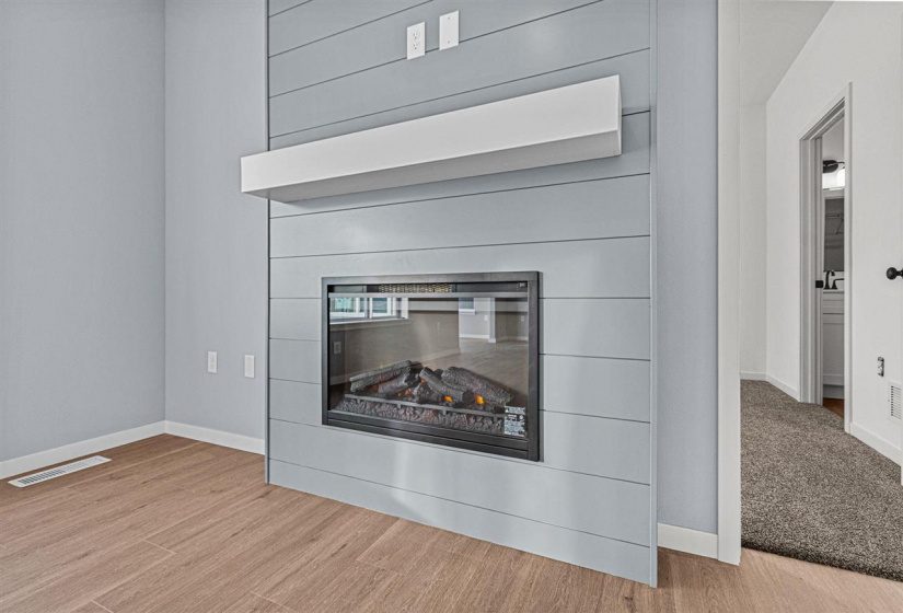 955 Eisenhower Blvd, North Liberty, 52317, 2 Bedrooms Bedrooms, ,2 BathroomsBathrooms,Single Family/acreage,For Sale,955 Eisenhower Blvd,202504524