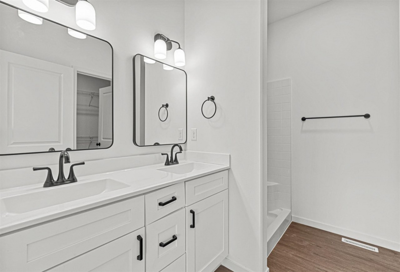 955 Eisenhower Blvd, North Liberty, 52317, 2 Bedrooms Bedrooms, ,2 BathroomsBathrooms,Single Family/acreage,For Sale,955 Eisenhower Blvd,202504524