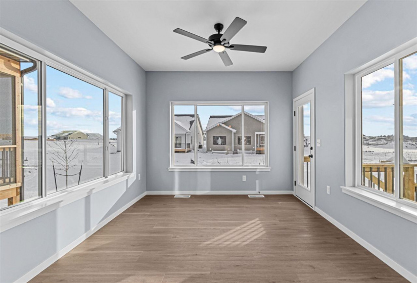 955 Eisenhower Blvd, North Liberty, 52317, 2 Bedrooms Bedrooms, ,2 BathroomsBathrooms,Single Family/acreage,For Sale,955 Eisenhower Blvd,202504524