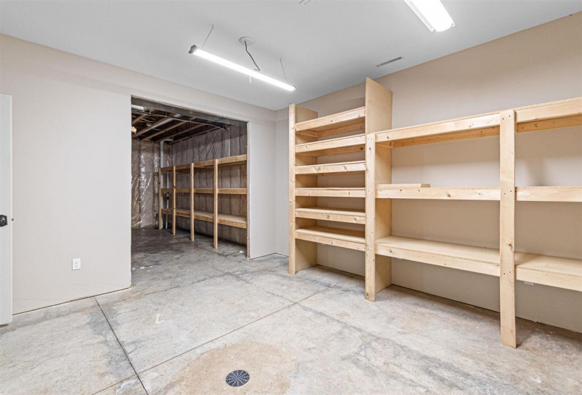 2357 Oak Ln Ct SW, Iowa City, 52240, 4 Bedrooms Bedrooms, ,3 BathroomsBathrooms,Single Family/acreage,For Sale,2357 Oak Ln Ct SW,202506876