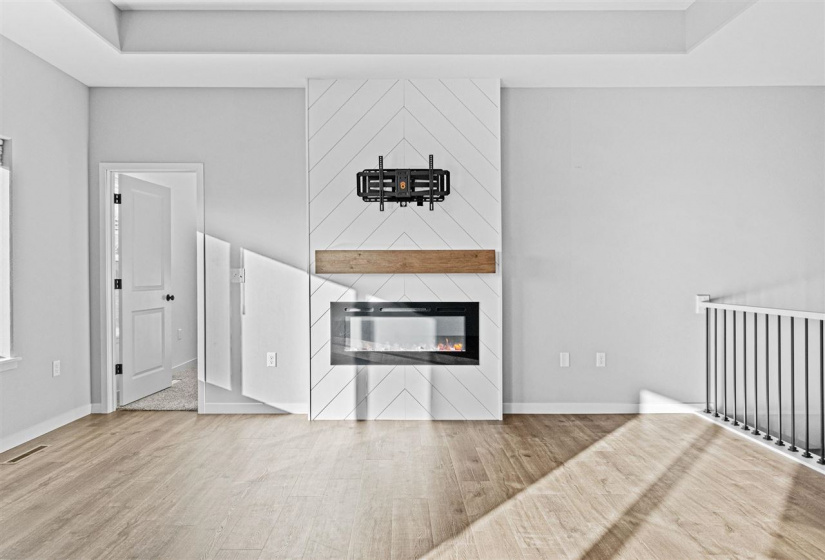 997 Thomas Cir, Tiffin, 52340, 4 Bedrooms Bedrooms, ,3 BathroomsBathrooms,Single Family/acreage,For Sale,997 Thomas Cir,202600444