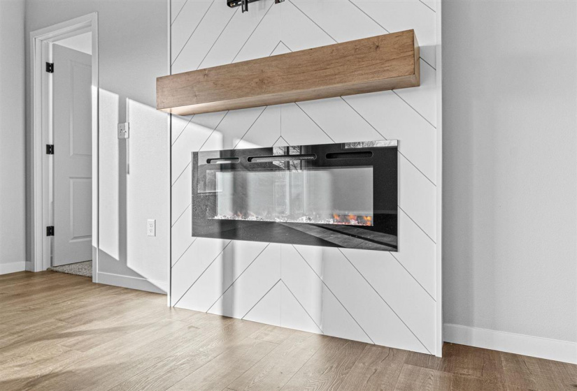 997 Thomas Cir, Tiffin, 52340, 4 Bedrooms Bedrooms, ,3 BathroomsBathrooms,Single Family/acreage,For Sale,997 Thomas Cir,202600444