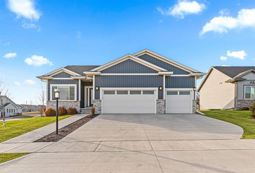 997 Thomas Cir, Tiffin, 52340, 4 Bedrooms Bedrooms, ,3 BathroomsBathrooms,Single Family/acreage,For Sale,997 Thomas Cir,202600444