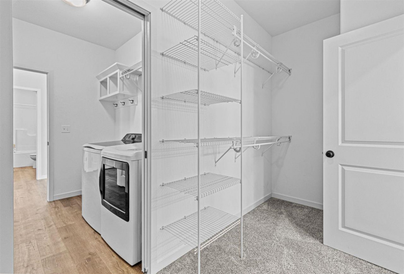 997 Thomas Cir, Tiffin, 52340, 4 Bedrooms Bedrooms, ,3 BathroomsBathrooms,Single Family/acreage,For Sale,997 Thomas Cir,202600444