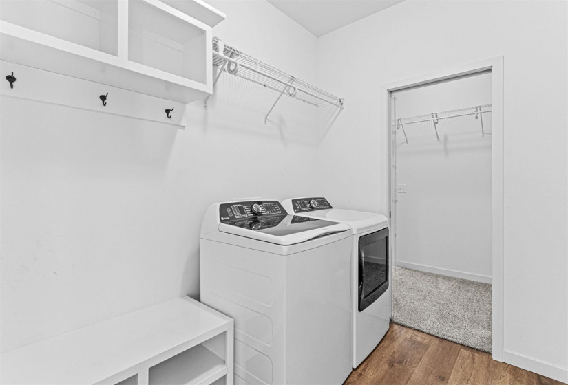 997 Thomas Cir, Tiffin, 52340, 4 Bedrooms Bedrooms, ,3 BathroomsBathrooms,Single Family/acreage,For Sale,997 Thomas Cir,202600444