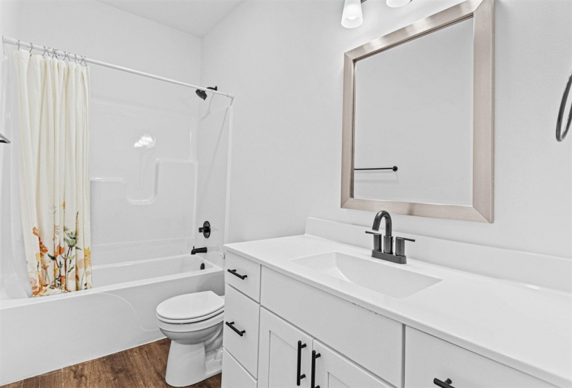 997 Thomas Cir, Tiffin, 52340, 4 Bedrooms Bedrooms, ,3 BathroomsBathrooms,Single Family/acreage,For Sale,997 Thomas Cir,202600444