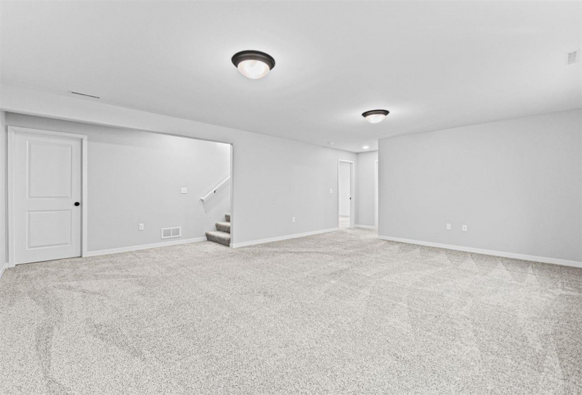 997 Thomas Cir, Tiffin, 52340, 4 Bedrooms Bedrooms, ,3 BathroomsBathrooms,Single Family/acreage,For Sale,997 Thomas Cir,202600444