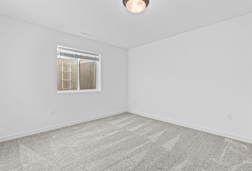 997 Thomas Cir, Tiffin, 52340, 4 Bedrooms Bedrooms, ,3 BathroomsBathrooms,Single Family/acreage,For Sale,997 Thomas Cir,202600444