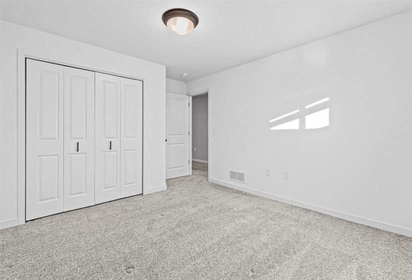 997 Thomas Cir, Tiffin, 52340, 4 Bedrooms Bedrooms, ,3 BathroomsBathrooms,Single Family/acreage,For Sale,997 Thomas Cir,202600444