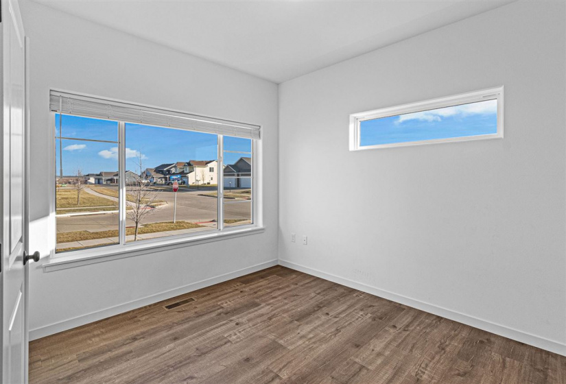 997 Thomas Cir, Tiffin, 52340, 4 Bedrooms Bedrooms, ,3 BathroomsBathrooms,Single Family/acreage,For Sale,997 Thomas Cir,202600444