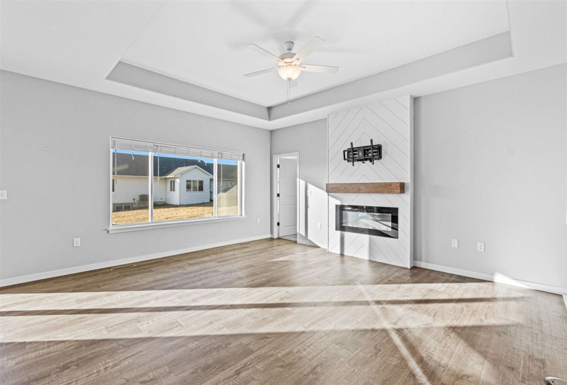 997 Thomas Cir, Tiffin, 52340, 4 Bedrooms Bedrooms, ,3 BathroomsBathrooms,Single Family/acreage,For Sale,997 Thomas Cir,202600444