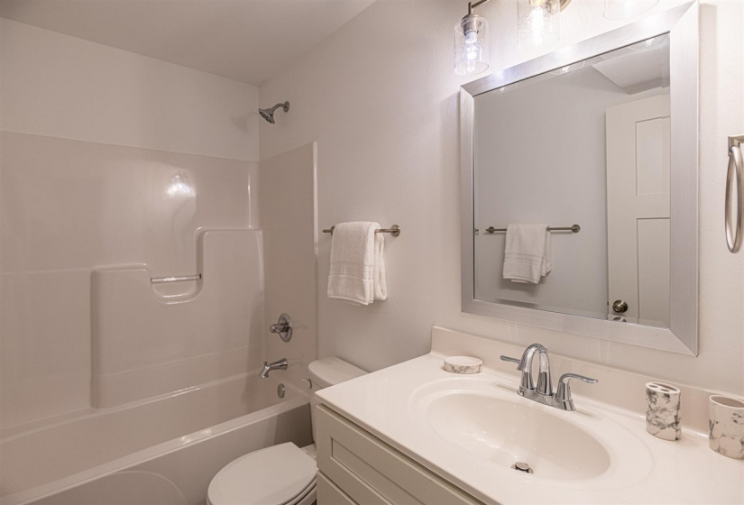 637 Catherine Dr, Tiffin, 52340, 4 Bedrooms Bedrooms, ,4 BathroomsBathrooms,Single Family/acreage,For Sale,637 Catherine Dr,202600919