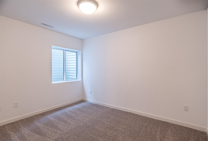 641 Catherine Dr, Tiffin, 52340, 4 Bedrooms Bedrooms, ,4 BathroomsBathrooms,Single Family/acreage,For Sale,641 Catherine Dr,202600920