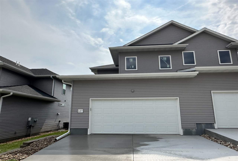 641 Catherine Dr, Tiffin, 52340, 4 Bedrooms Bedrooms, ,4 BathroomsBathrooms,Single Family/acreage,For Sale,641 Catherine Dr,202600920