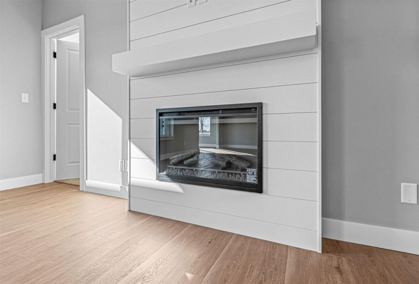 260 Pine Grove Ln, Iowa City, 52246, 4 Bedrooms Bedrooms, ,3 BathroomsBathrooms,Single Family/acreage,For Sale,260 Pine Grove Ln,202601060