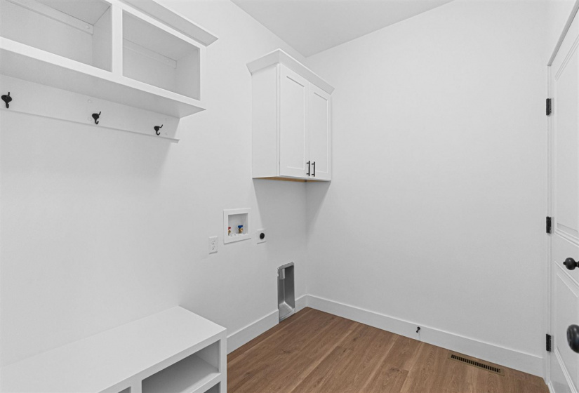 260 Pine Grove Ln, Iowa City, 52246, 4 Bedrooms Bedrooms, ,3 BathroomsBathrooms,Single Family/acreage,For Sale,260 Pine Grove Ln,202601060