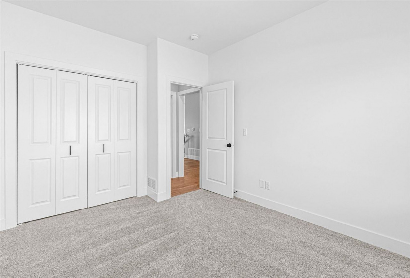 260 Pine Grove Ln, Iowa City, 52246, 4 Bedrooms Bedrooms, ,3 BathroomsBathrooms,Single Family/acreage,For Sale,260 Pine Grove Ln,202601060