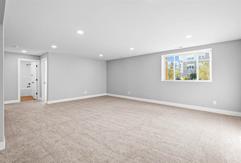 260 Pine Grove Ln, Iowa City, 52246, 4 Bedrooms Bedrooms, ,3 BathroomsBathrooms,Single Family/acreage,For Sale,260 Pine Grove Ln,202601060