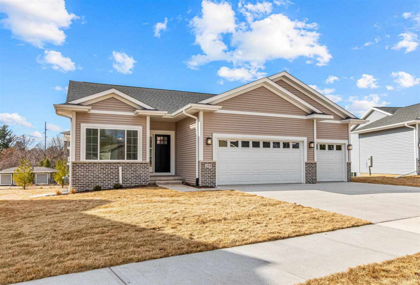 260 Pine Grove Ln, Iowa City, 52246, 4 Bedrooms Bedrooms, ,3 BathroomsBathrooms,Single Family/acreage,For Sale,260 Pine Grove Ln,202601060