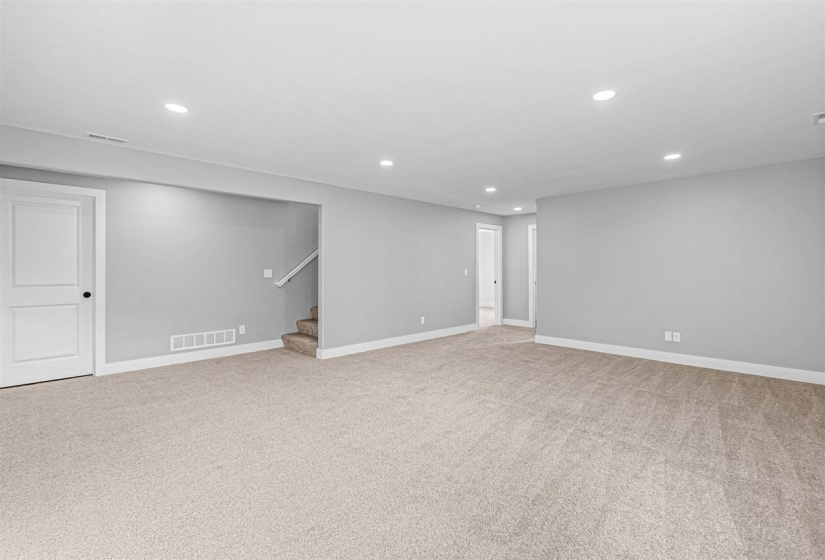 260 Pine Grove Ln, Iowa City, 52246, 4 Bedrooms Bedrooms, ,3 BathroomsBathrooms,Single Family/acreage,For Sale,260 Pine Grove Ln,202601060