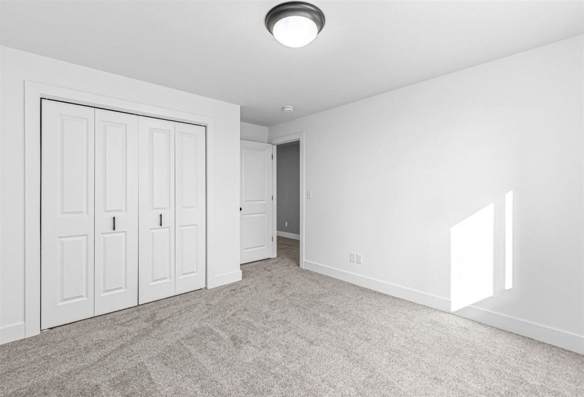 260 Pine Grove Ln, Iowa City, 52246, 4 Bedrooms Bedrooms, ,3 BathroomsBathrooms,Single Family/acreage,For Sale,260 Pine Grove Ln,202601060