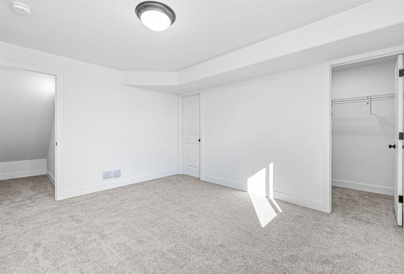 260 Pine Grove Ln, Iowa City, 52246, 4 Bedrooms Bedrooms, ,3 BathroomsBathrooms,Single Family/acreage,For Sale,260 Pine Grove Ln,202601060