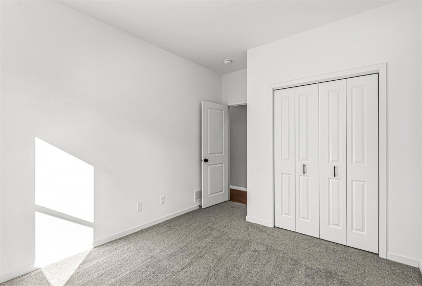 270 Pine Grove Ln, Iowa City, 52446, 5 Bedrooms Bedrooms, ,3 BathroomsBathrooms,Single Family/acreage,For Sale,270 Pine Grove Ln,202601061