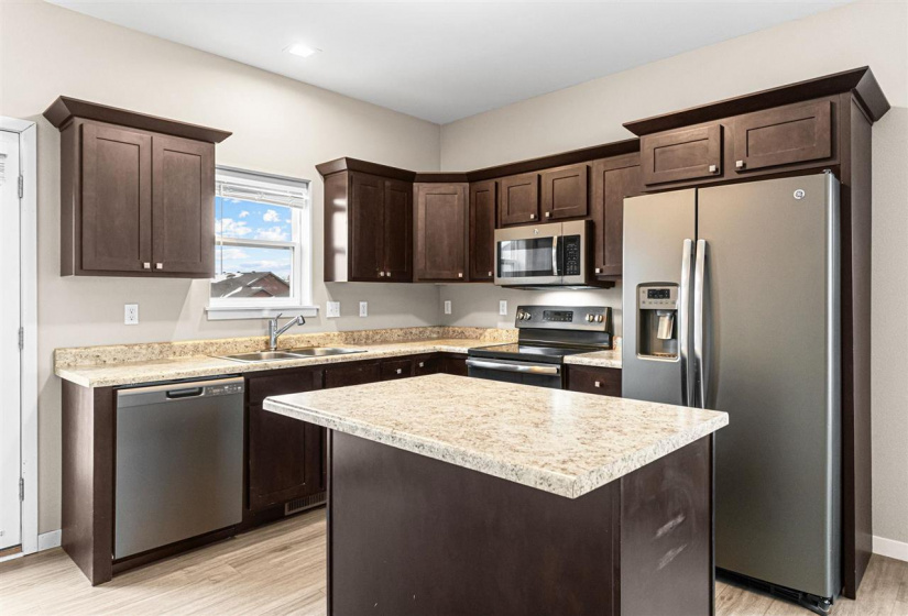 4007 Lillian St, Iowa City, 52245, 4 Bedrooms Bedrooms, ,4 BathroomsBathrooms,Single Family/acreage,For Sale,4007 Lillian St,202601300