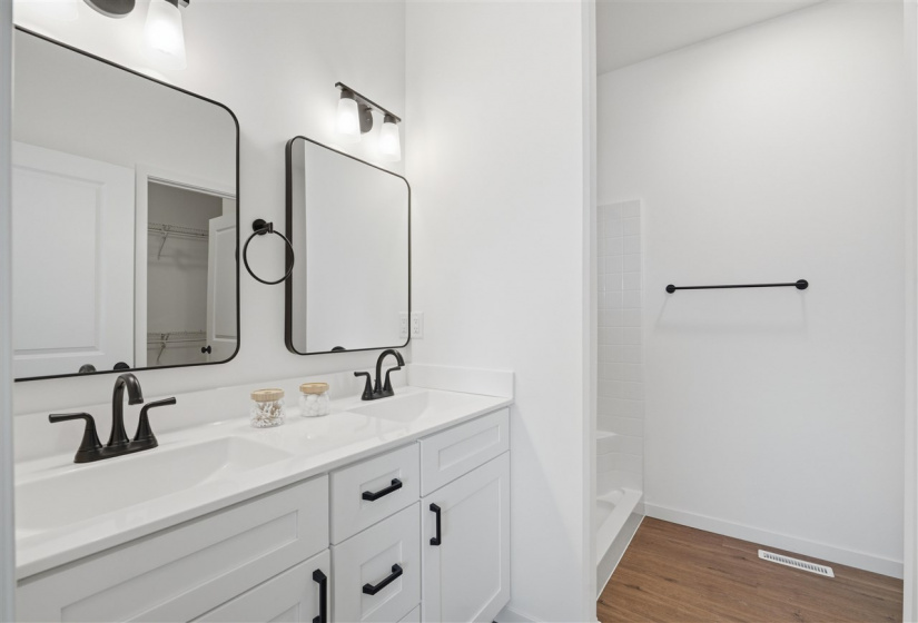 945 Eisenhower Blvd, North Liberty, 52317, 4 Bedrooms Bedrooms, ,3 BathroomsBathrooms,Single Family/acreage,For Sale,945 Eisenhower Blvd,202601854