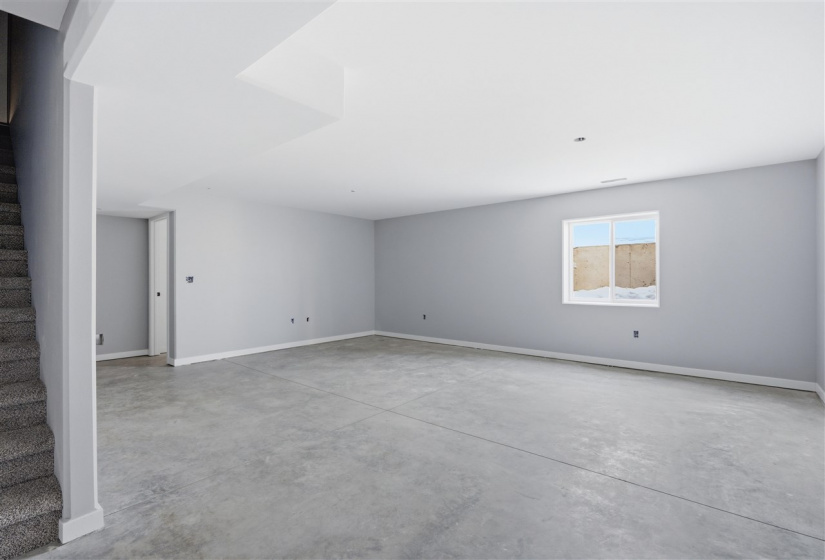 945 Eisenhower Blvd, North Liberty, 52317, 4 Bedrooms Bedrooms, ,3 BathroomsBathrooms,Single Family/acreage,For Sale,945 Eisenhower Blvd,202601854