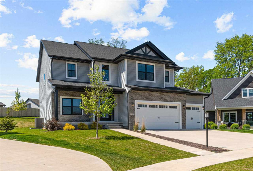 1005 Thomas Cir, Tiffin, 52340, 5 Bedrooms Bedrooms, ,4 BathroomsBathrooms,Single Family/acreage,For Sale,1005 Thomas Cir,202603173
