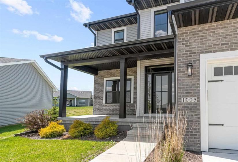 1005 Thomas Cir, Tiffin, 52340, 5 Bedrooms Bedrooms, ,4 BathroomsBathrooms,Single Family/acreage,For Sale,1005 Thomas Cir,202603173