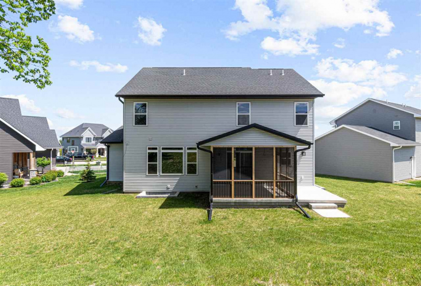 1005 Thomas Cir, Tiffin, 52340, 5 Bedrooms Bedrooms, ,4 BathroomsBathrooms,Single Family/acreage,For Sale,1005 Thomas Cir,202603173